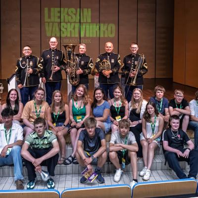 Vaskiakatemian nuoret ja U.S. Army Brass Quintet 