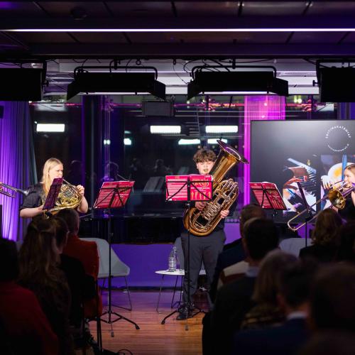 Oppilaat konsertissa 